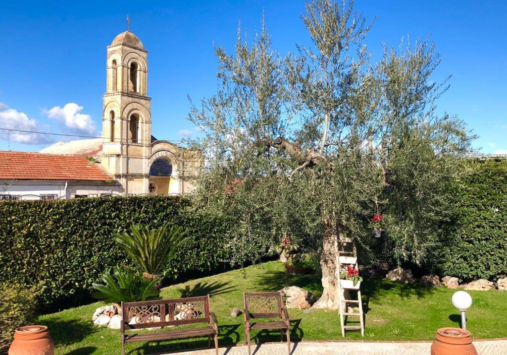 Hotel D'Altavilla كانوسا دي بوليا المظهر الخارجي الصورة